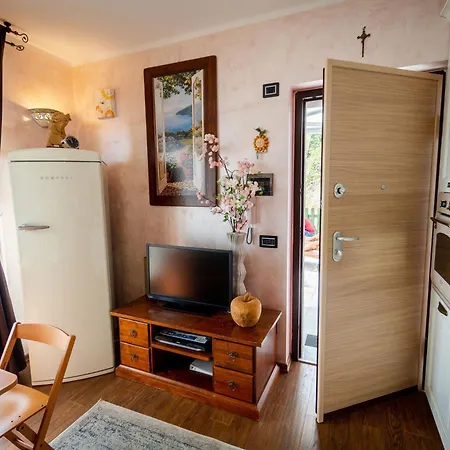 Mantegna - Garten Mit Seeblick Und Schwimmbad By Interhome Appartement